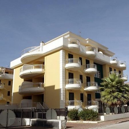 Il Ventaglio Apartment Martinsicuro Eksteriør billede